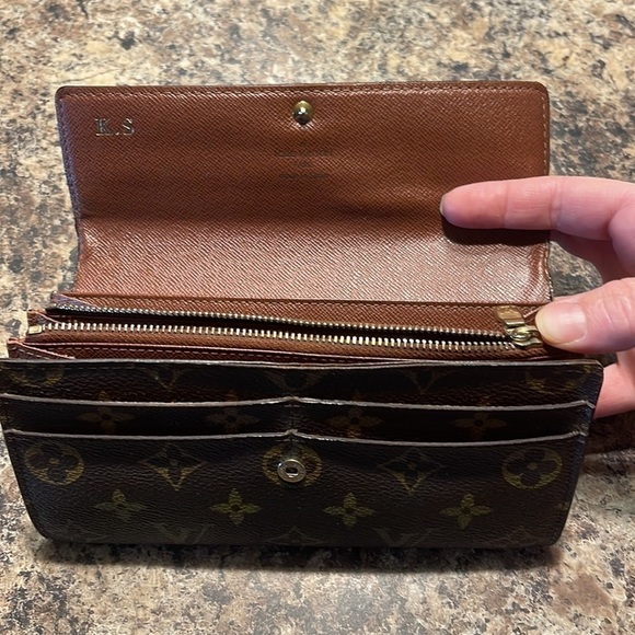 Louis Vuitton Wallet - Picture 4 of 12